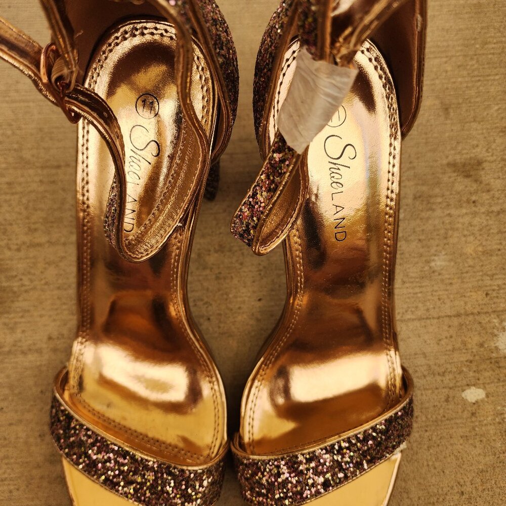 Shoe land heels